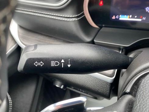 Used 2024 Jeep Grand Cherokee L Limited w/ Luxury Tech Group II image 49