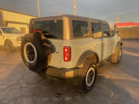 Used 2024 Ford Bronco Outer Banks w/ Sasquatch Package image 16