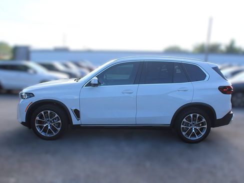 Used 2025 BMW X5 xDrive40i AWD/4WD image 16