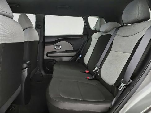 Used 2019 Kia Soul FWD image 18