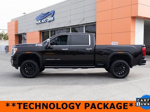 Used 2022 GMC Sierra 2500 Denali w/ Denali Black Diamond Edition image 4
