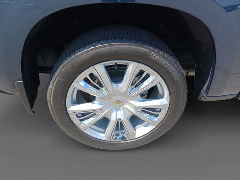Used 2023 Chevrolet Silverado 1500 High Country w/ High Country Premium Package AWD/4WD image 10