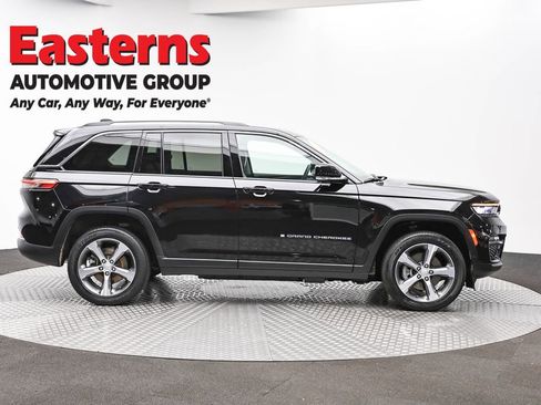 Used 2023 Jeep Grand Cherokee 4WD 4xe image 4