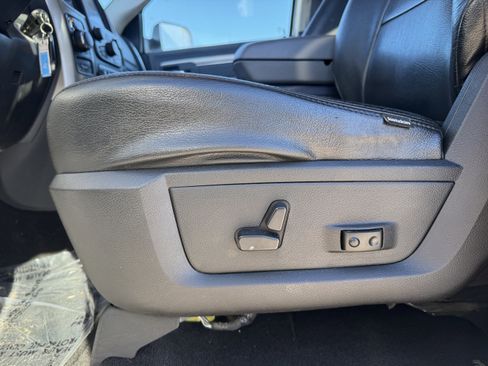 Used 2017 RAM 1500 Classic SLT w/ Luxury Group image 11