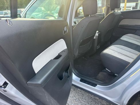 Used 2010 Chevrolet Equinox LS image 11