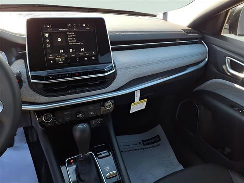 New 2026 Jeep Compass Latitude image 6