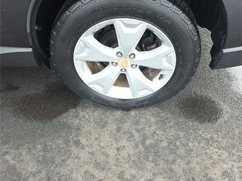 Used 2016 Subaru Forester 2.5i Premium image 7