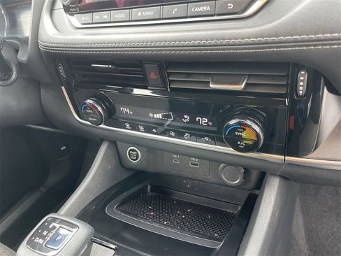 Used 2021 Nissan Rogue SV image 26