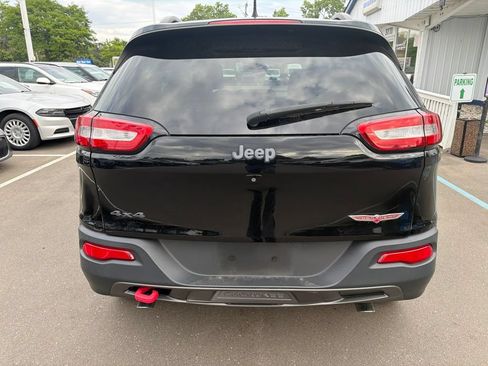 Used 2018 Jeep Cherokee Trailhawk w/ Comfort & Convenience Group AWD/4WD image 5
