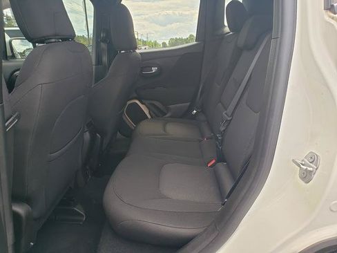 Used 2017 Jeep Renegade Latitude w/ Popular Equipment Group AWD/4WD image 12