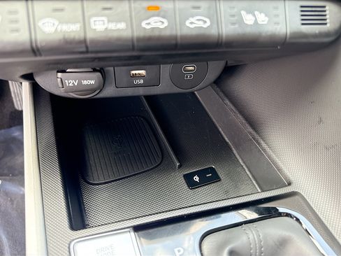 Used 2025 Hyundai Elantra Limited FWD image 29