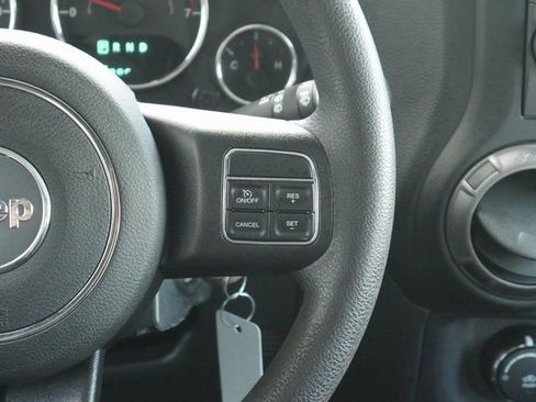 Used 2018 Jeep Wrangler Sport image 14