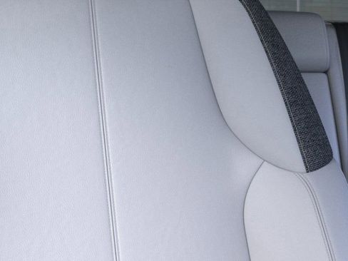 New 2026 Cadillac Optiq Luxury 1 image 21