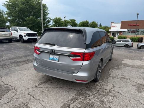 Used 2024 Honda Odyssey Touring image 3