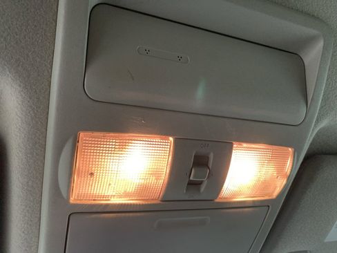 Used 2020 Nissan Frontier SV image 25