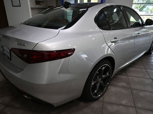 Used 2018 Alfa Romeo Giulia Ti Sport w/ Quick Order Package 22S Sport AWD/4WD image 5
