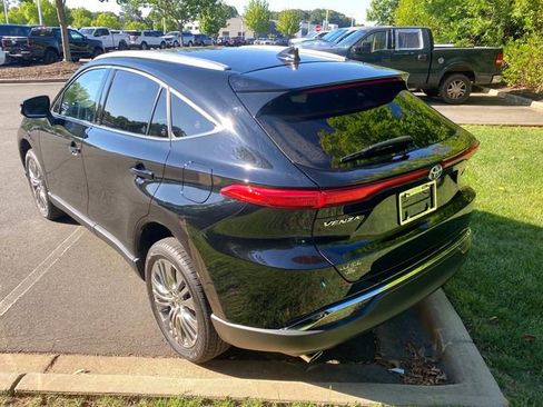Used 2024 Toyota Venza XLE AWD/4WD image 30