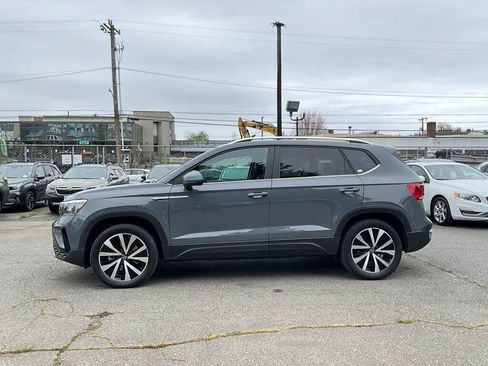 Used 2023 Volkswagen Taos SE AWD/4WD image 5