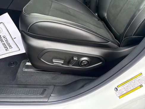 New 2025 Jeep Grand Cherokee 4WD image 19