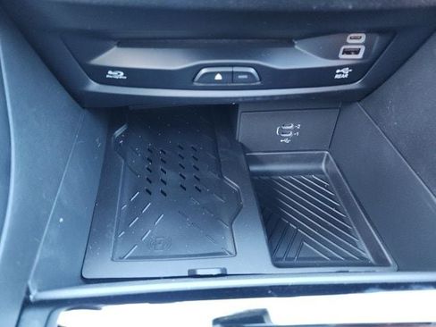 New 2026 Chrysler Pacifica Pinnacle image 10