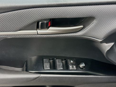 Used 2025 Toyota Camry SE FWD image 15