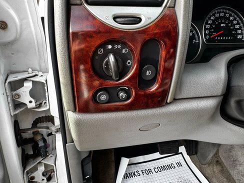 Used 2006 GMC Envoy SLT image 16