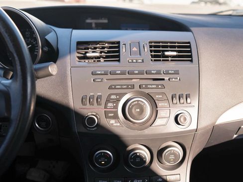 Used 2013 MAZDA MAZDA3 i Touring image 31