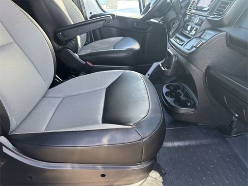 Used 2025 RAM ProMaster 2500 w/ Convenience Group image 12