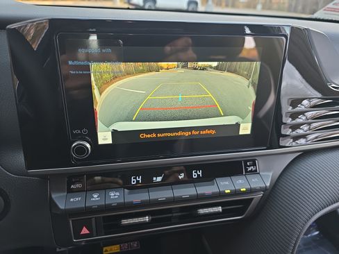 Used 2025 Toyota Camry SE image 24