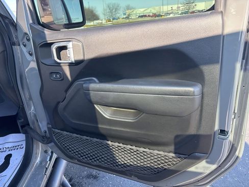 Used 2022 Jeep Wrangler Unlimited Sport image 33