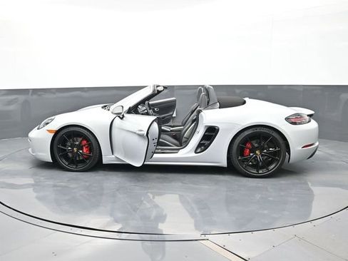 Certified 2024 Porsche 718 Boxster S RWD image 26