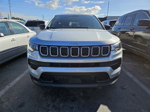 Certified 2025 Jeep Compass Sport image 3