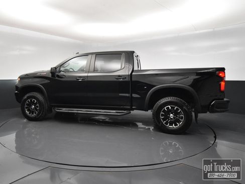 Used 2022 Chevrolet Silverado 1500 ZR2 w/ Technology Package AWD/4WD image 3