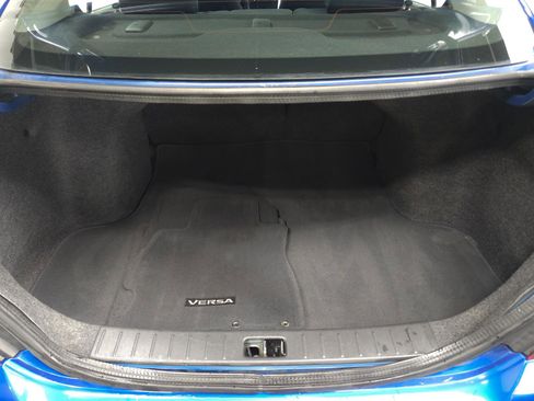 Used 2017 Nissan Versa SV FWD image 9
