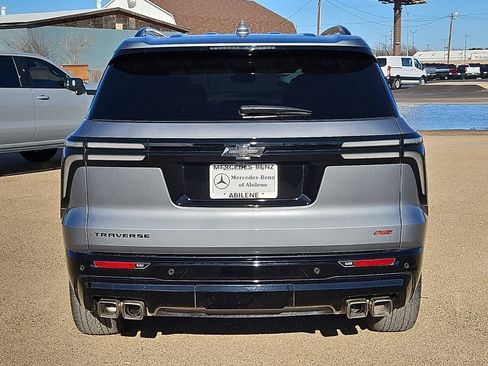 Used 2024 Chevrolet Traverse RS FWD image 6