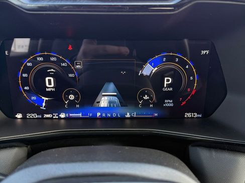 Used 2024 Chevrolet Colorado Z71 w/ Z71 Convenience Package 2 image 37