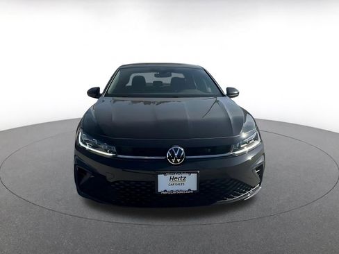 Used 2025 Volkswagen Jetta Sport image 4