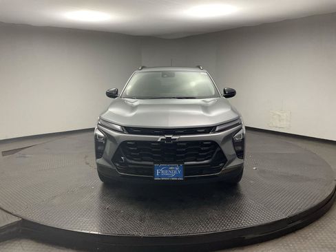 Certified 2025 Chevrolet Trax ACTIV w/ Driver Confidence Package FWD image 2