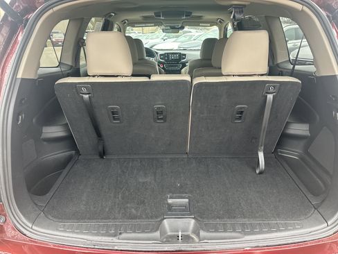 Used 2021 Honda Pilot Touring image 12