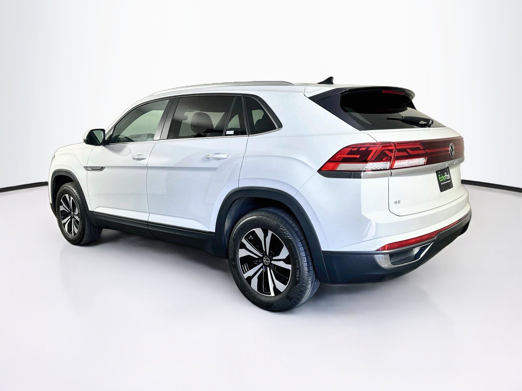Used 2025 Volkswagen Atlas Cross Sport SE FWD image 5