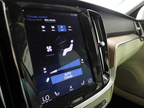 Used 2020 Volvo S60 T5 Momentum image 25