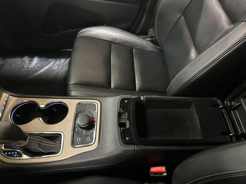 Certified 2017 Jeep Grand Cherokee Limited AWD/4WD image 28