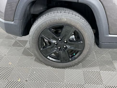 Certified 2022 Jeep Compass Latitude w/ Convenience Group image 42