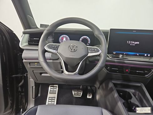 New 2026 Volkswagen Tiguan SE R-Line FWD image 13