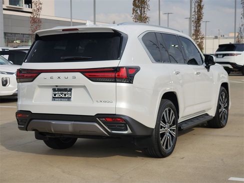 Used 2025 Lexus LX 600 4WD w/ Luxury Package image 7