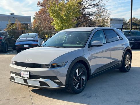 New 2026 Hyundai Ioniq 5 SE image 5