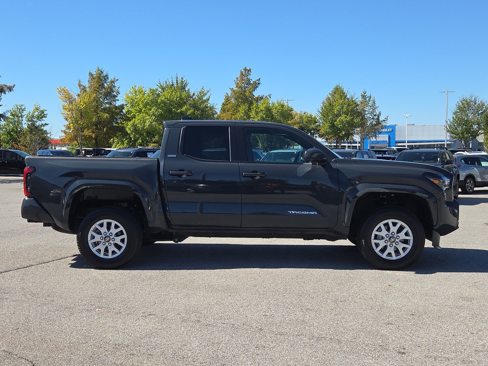 Used 2025 Toyota Tacoma SR5 RWD image 6