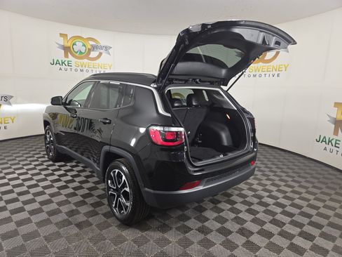 Used 2022 Jeep Compass Limited AWD/4WD image 32