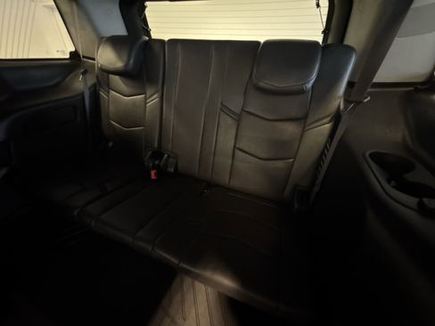 Used 2018 Cadillac Escalade Premium Luxury image 24