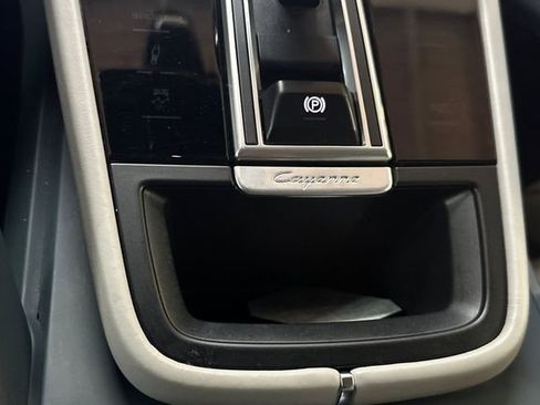Used 2020 Porsche Cayenne S image 39